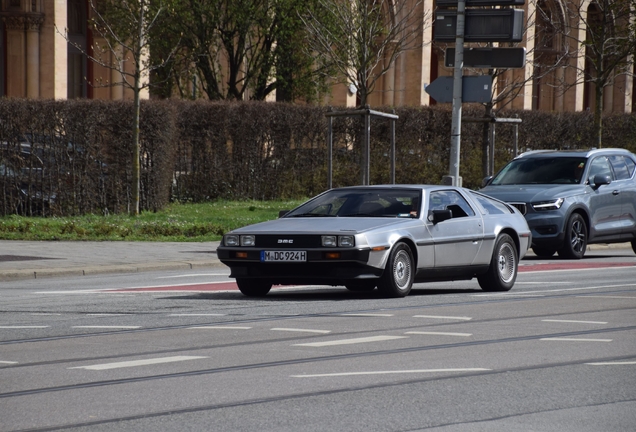 DeLorean DMC-12