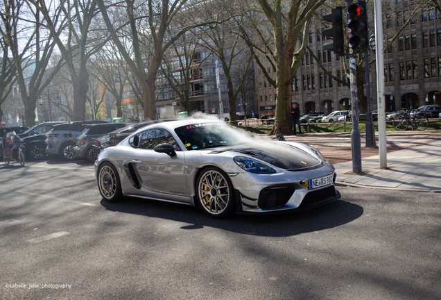 Porsche 718 Cayman GT4 RS Weissach Package Manthey Racing