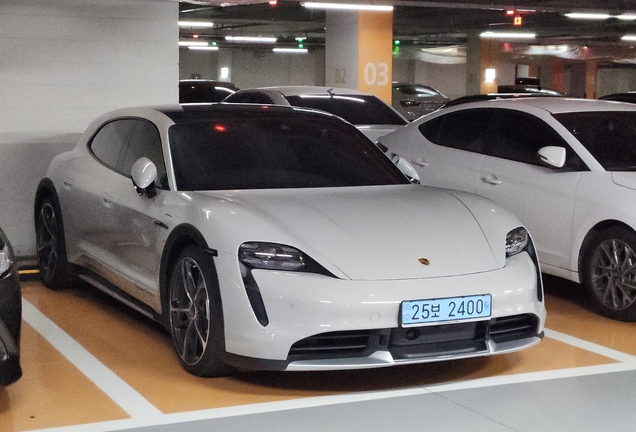 Porsche Taycan Turbo Cross Turismo