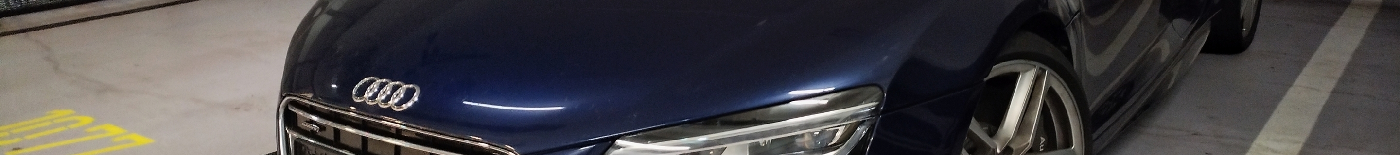 Audi R8 V10 Spyder 2013