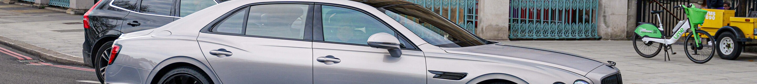 Bentley Flying Spur V8 2021