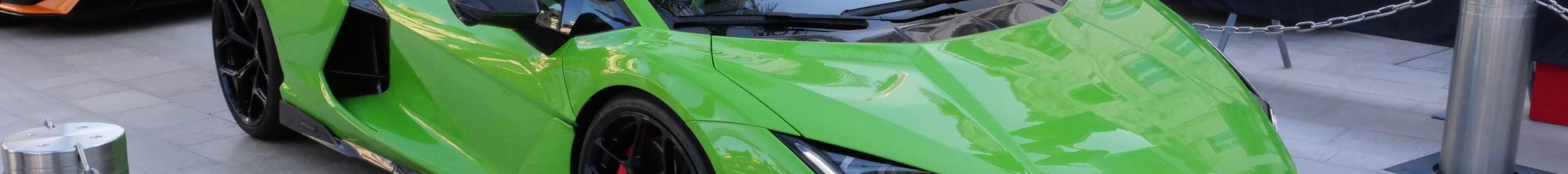 Lamborghini Revuelto