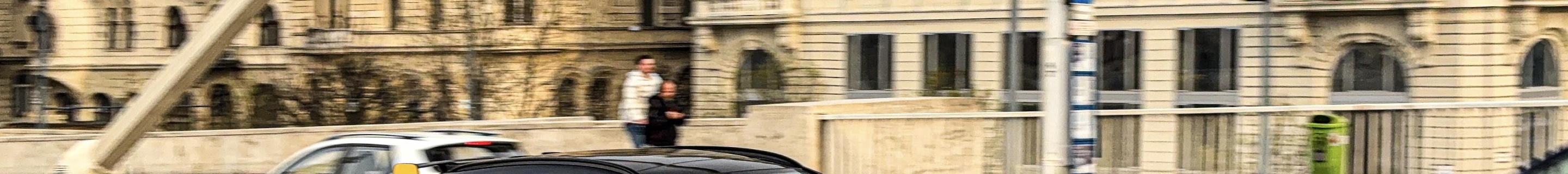 Mercedes-AMG GLA 45 X156 Yellow Night Edition