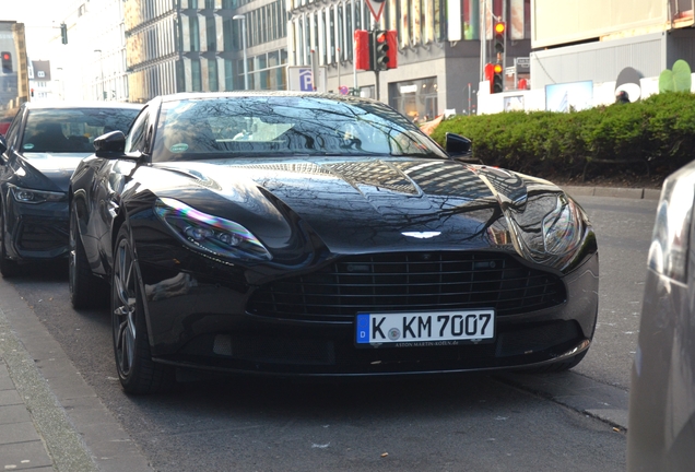 Aston Martin DB11 V8