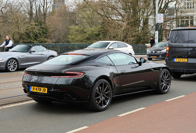 Aston Martin DB11 V8