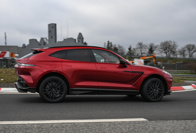Aston Martin DBX707