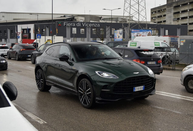 Aston Martin DBX707
