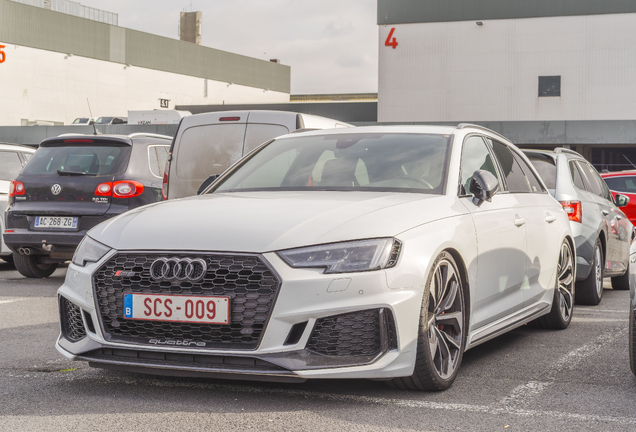 Audi RS4 Avant B9