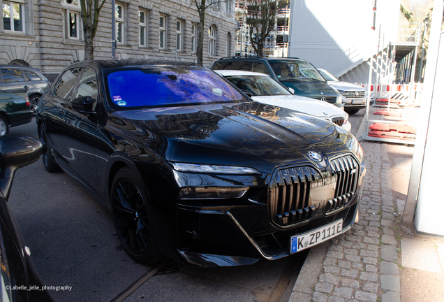 BMW M760e xDrive