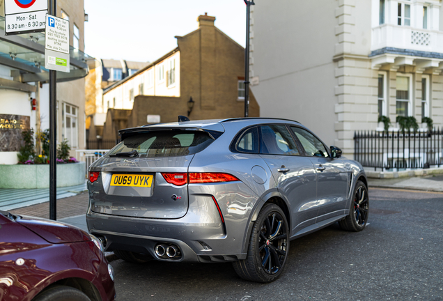 Jaguar F-PACE SVR