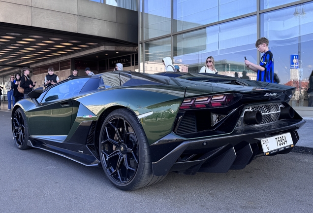 Lamborghini Aventador LP780-4 Ultimae Roadster