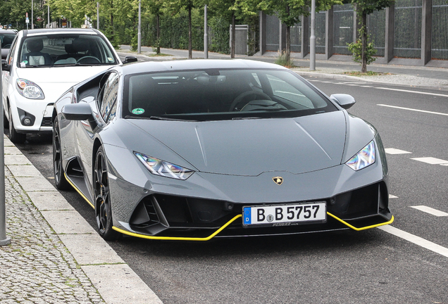 Lamborghini Huracán LP640-4 EVO