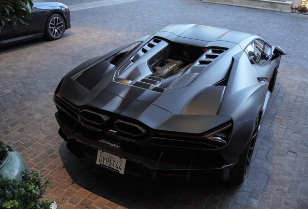 Lamborghini Revuelto