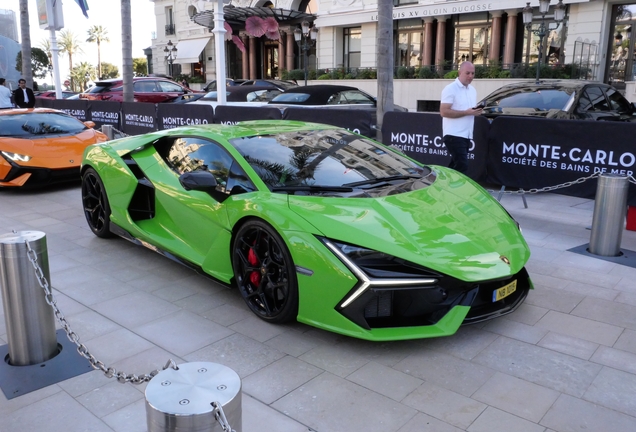 Lamborghini Revuelto