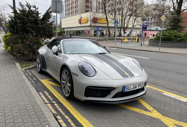 Porsche 992 Carrera 4 GTS Cabriolet