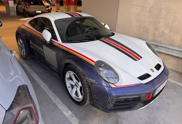 Porsche 992 Dakar