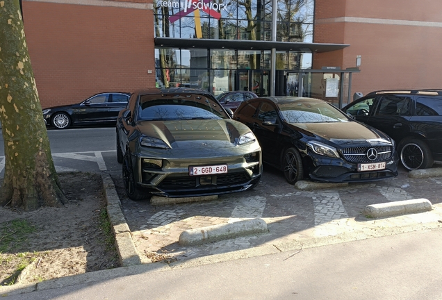 Porsche Macan EV Turbo
