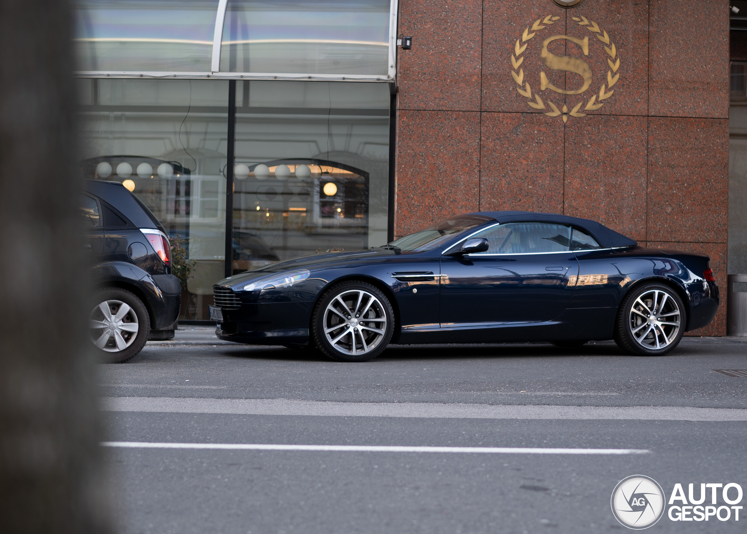 Aston Martin DB9 Volante