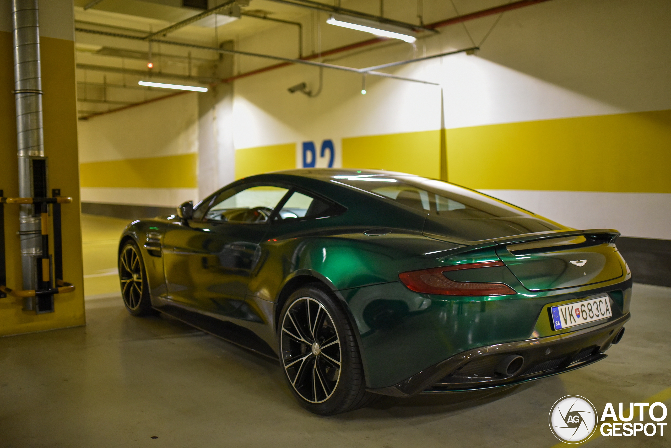 Aston Martin Vanquish 2013