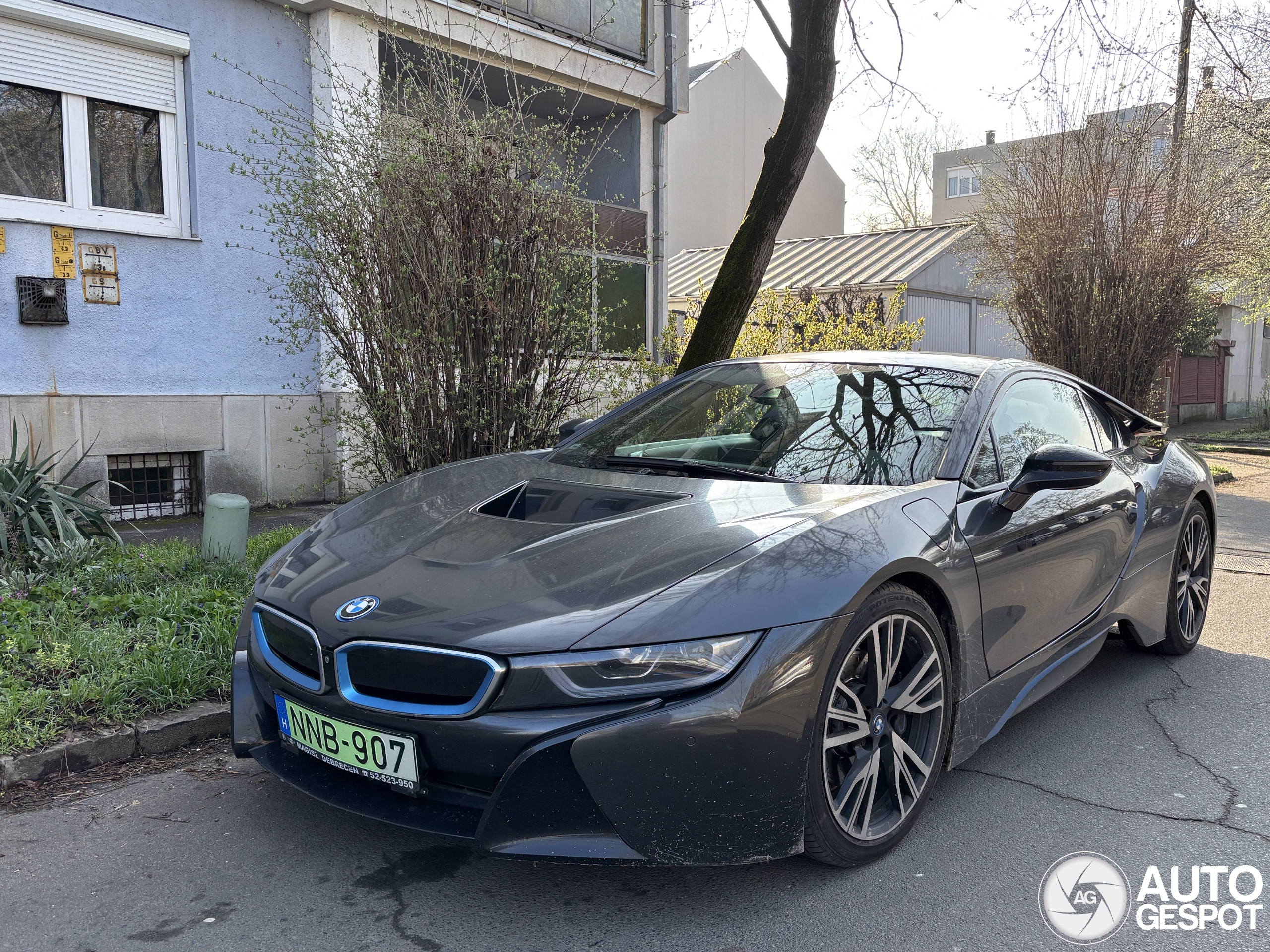 BMW i8