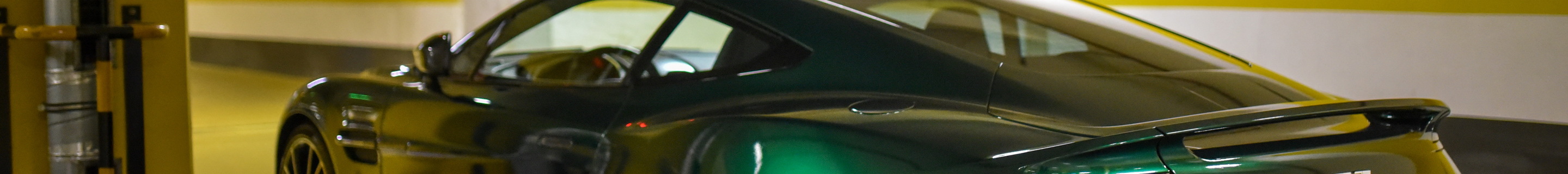Aston Martin Vanquish 2013