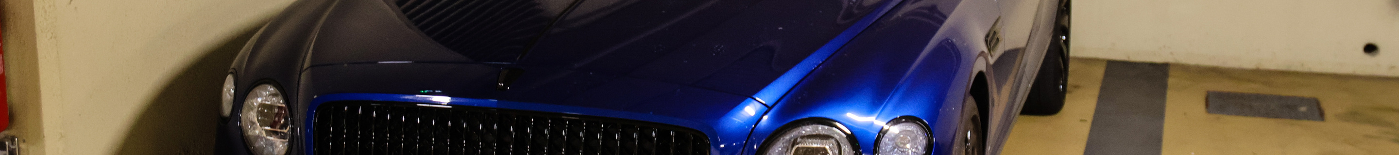 Bentley Flying Spur Hybrid Azure