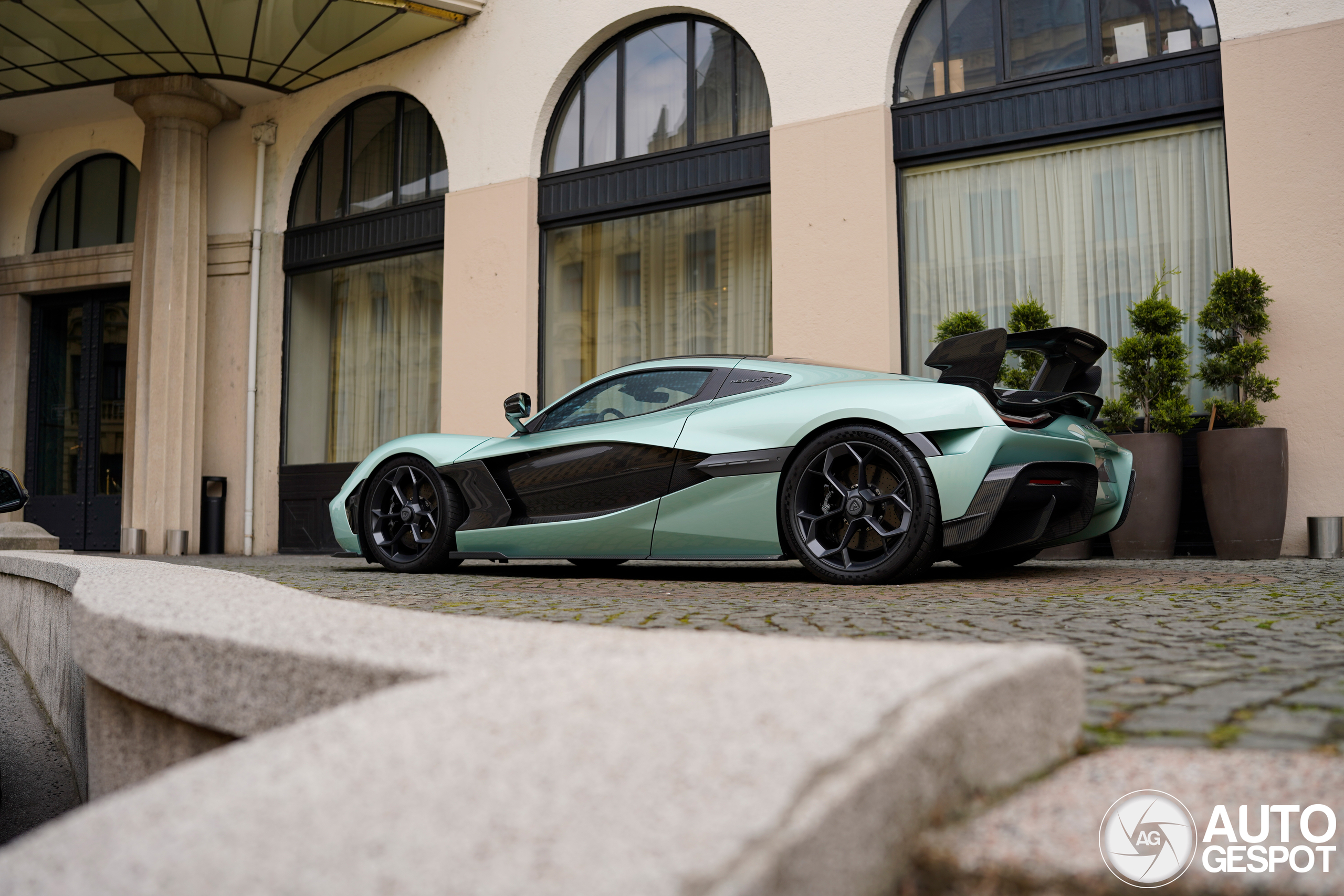 Rimac Nevera R