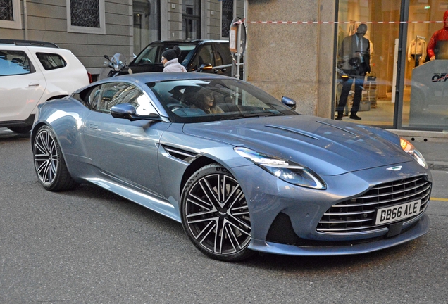 Aston Martin DB12