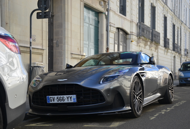 Aston Martin DB12