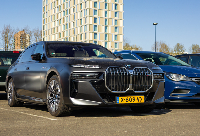 BMW M760e xDrive