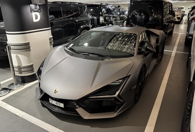 Lamborghini Revuelto