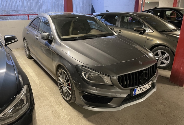Mercedes-Benz CLA 45 AMG C117