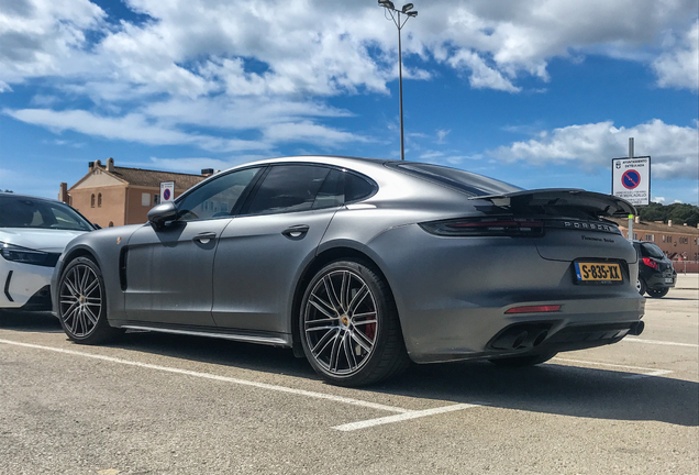 Porsche 971 Panamera Turbo