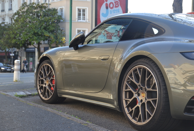 Porsche 992 Carrera 4S