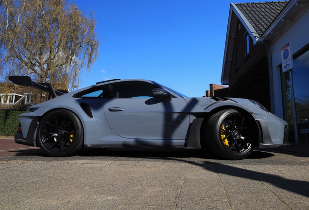 Porsche 992 GT3 RS Weissach Package