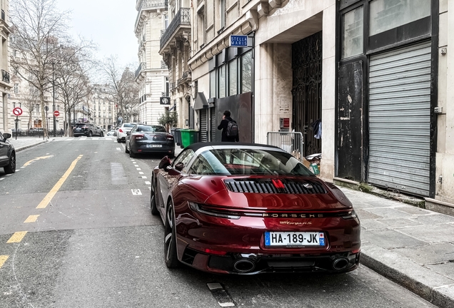 Porsche 992 Targa 4S Heritage Design Edition