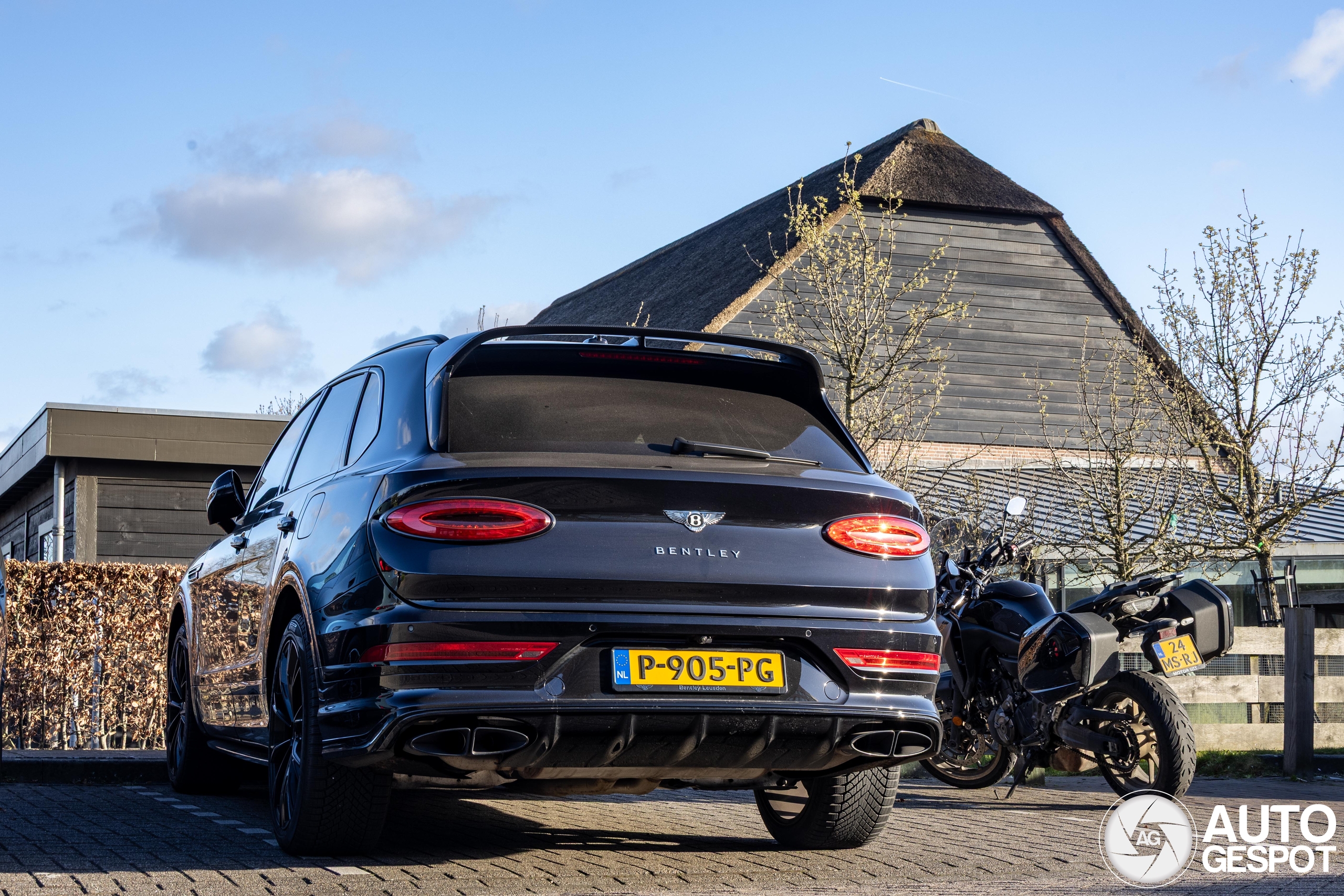 Bentley Bentayga Hybrid 2021