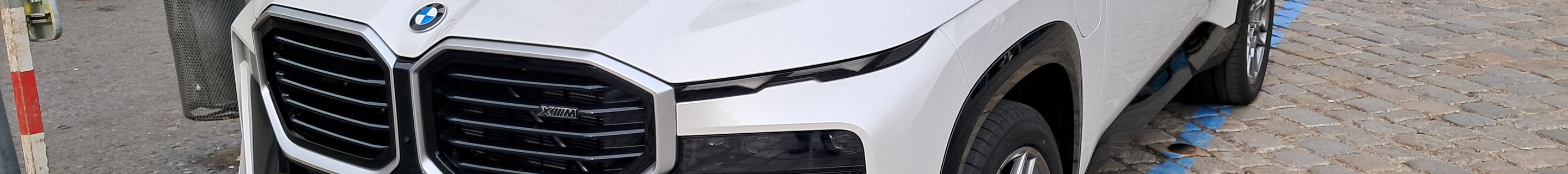 BMW XM G09