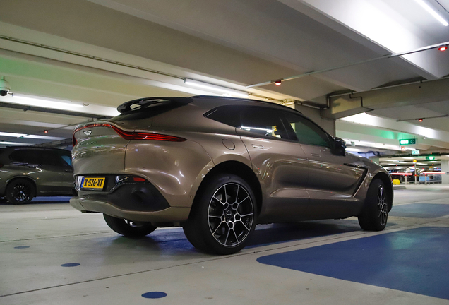 Aston Martin DBX