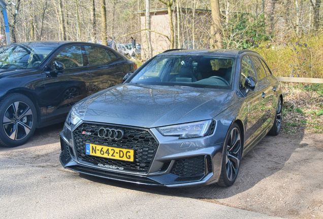 Audi RS4 Avant B9