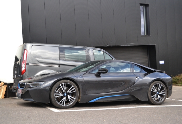 BMW i8