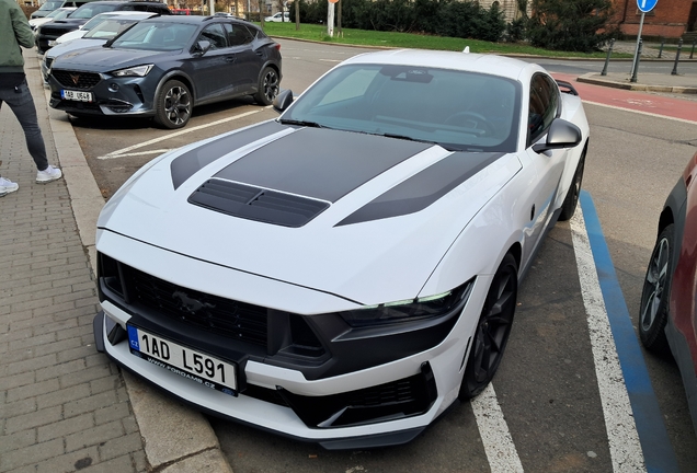 Ford Mustang Dark Horse 2024