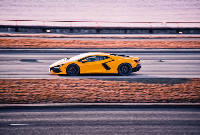 Lamborghini Revuelto