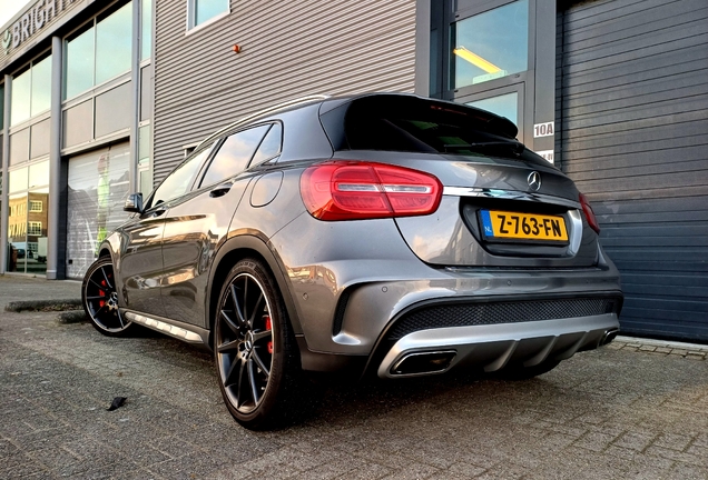 Mercedes-Benz GLA 45 AMG X156