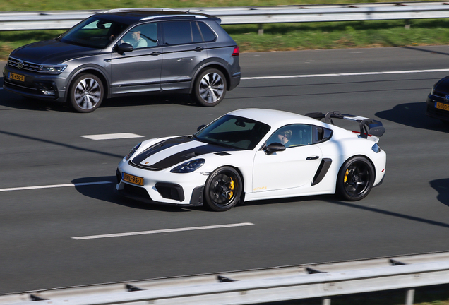 Porsche 718 Cayman GT4 RS Weissach Package