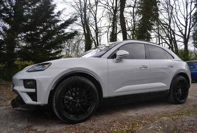 Porsche Macan EV Turbo