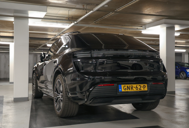 Porsche Macan EV Turbo