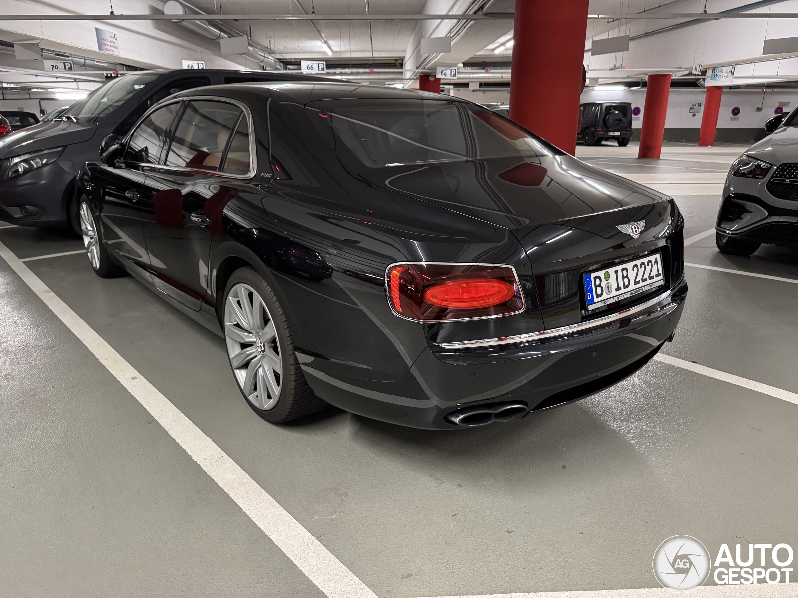 Bentley Flying Spur V8 S