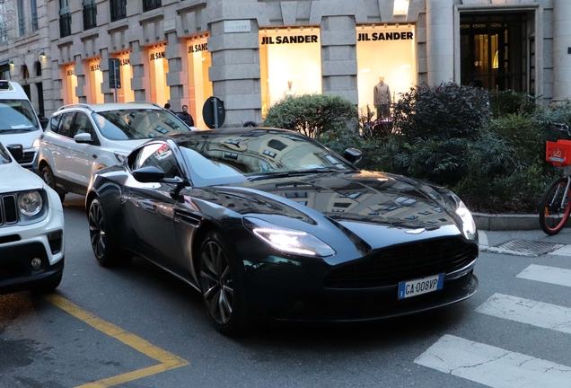 Aston Martin DB11 V8