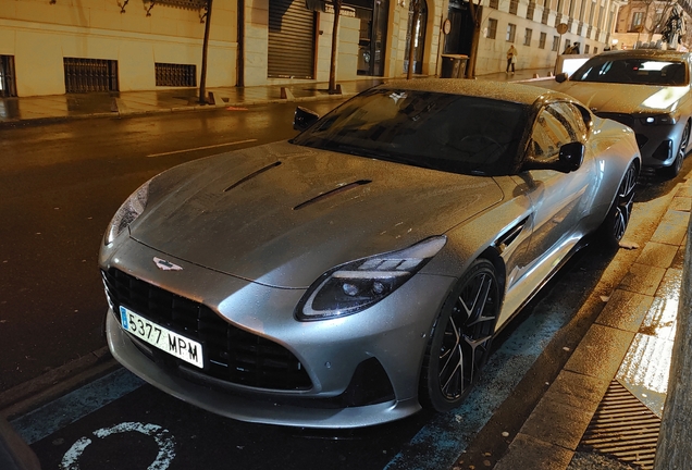 Aston Martin DB12